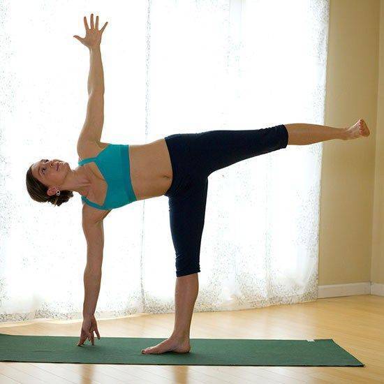 Силовая йога: особенности, польза, противопоказания и позы для начинающих и не только