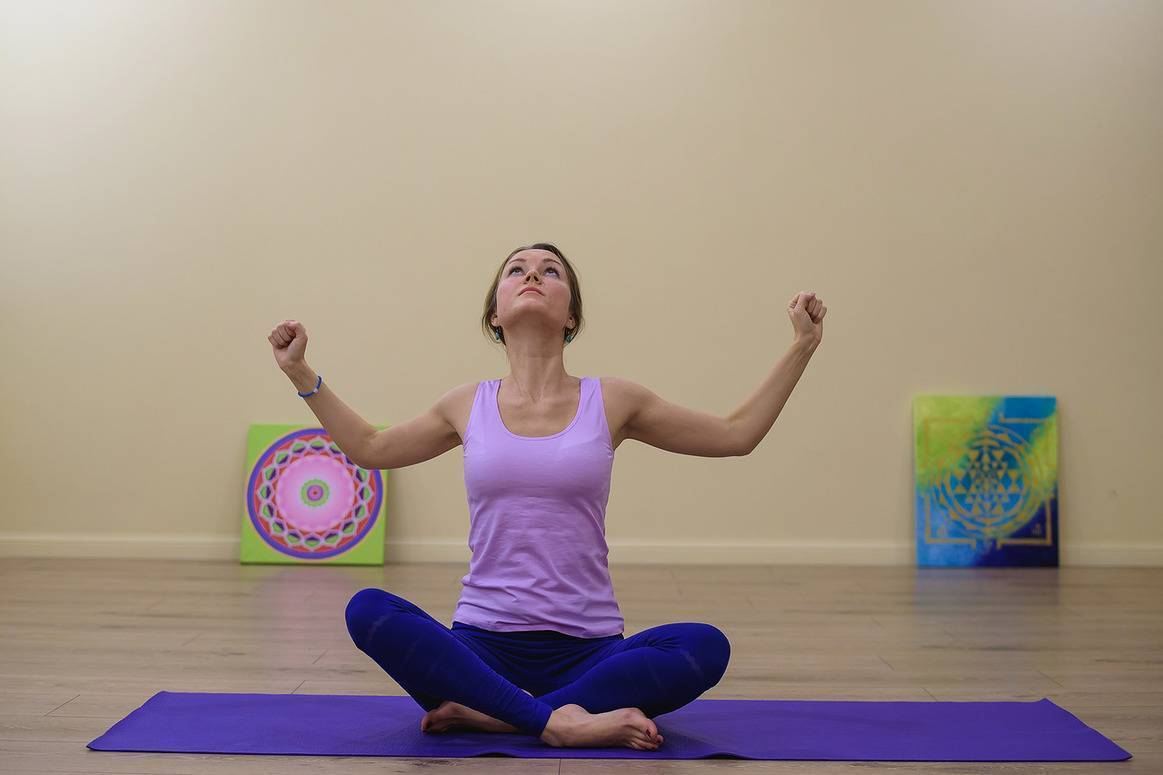 Йога для начинающих: осваиваем практику в домашних условиях