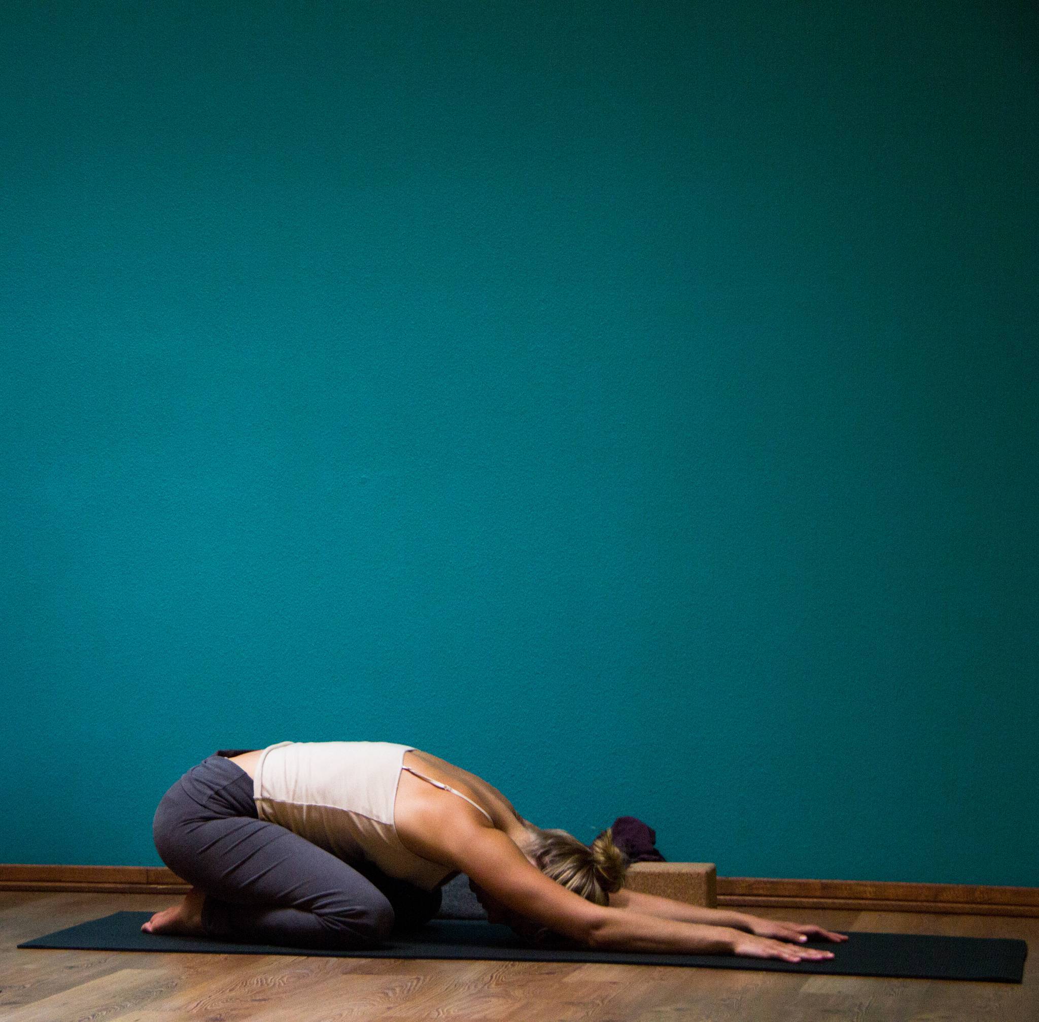 Йога против бессонницы: 10 эффективных асан перед сном