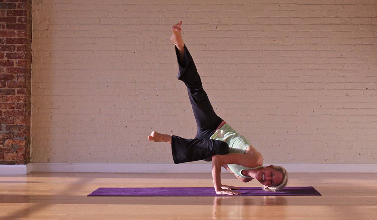 Гормональная йога для женщин: упражнения, особенности, методика
