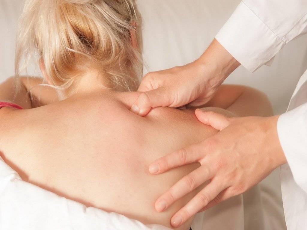 Боль в грудном отделе позвоночника – причины, виды, профилактика болей грудного отдела позвоночника