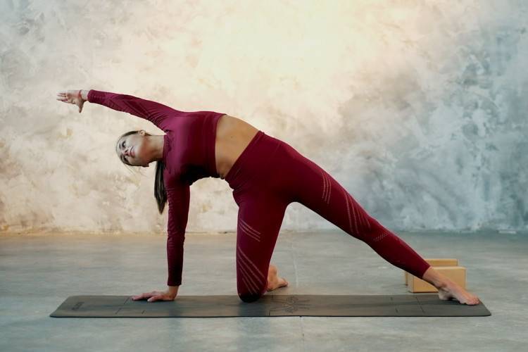 Йога для растяжки: польза и эффективные упражнения