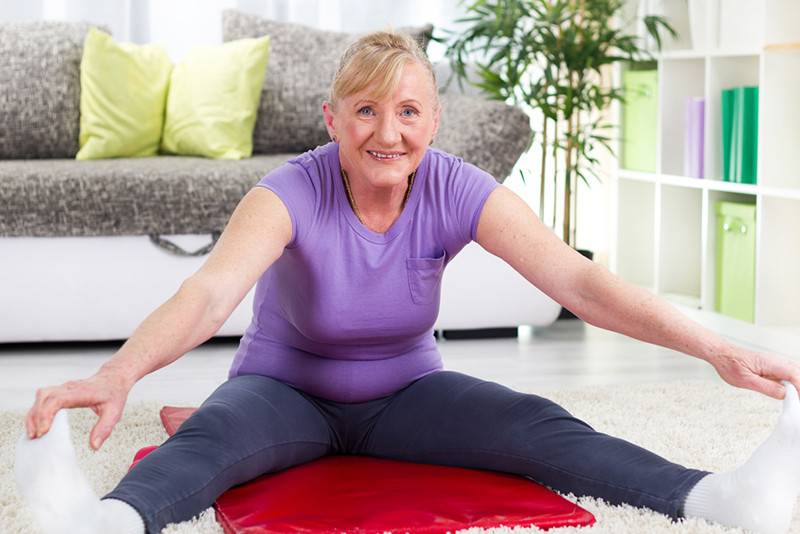 Простая йога для женщин после 40, 50 и 60 лет