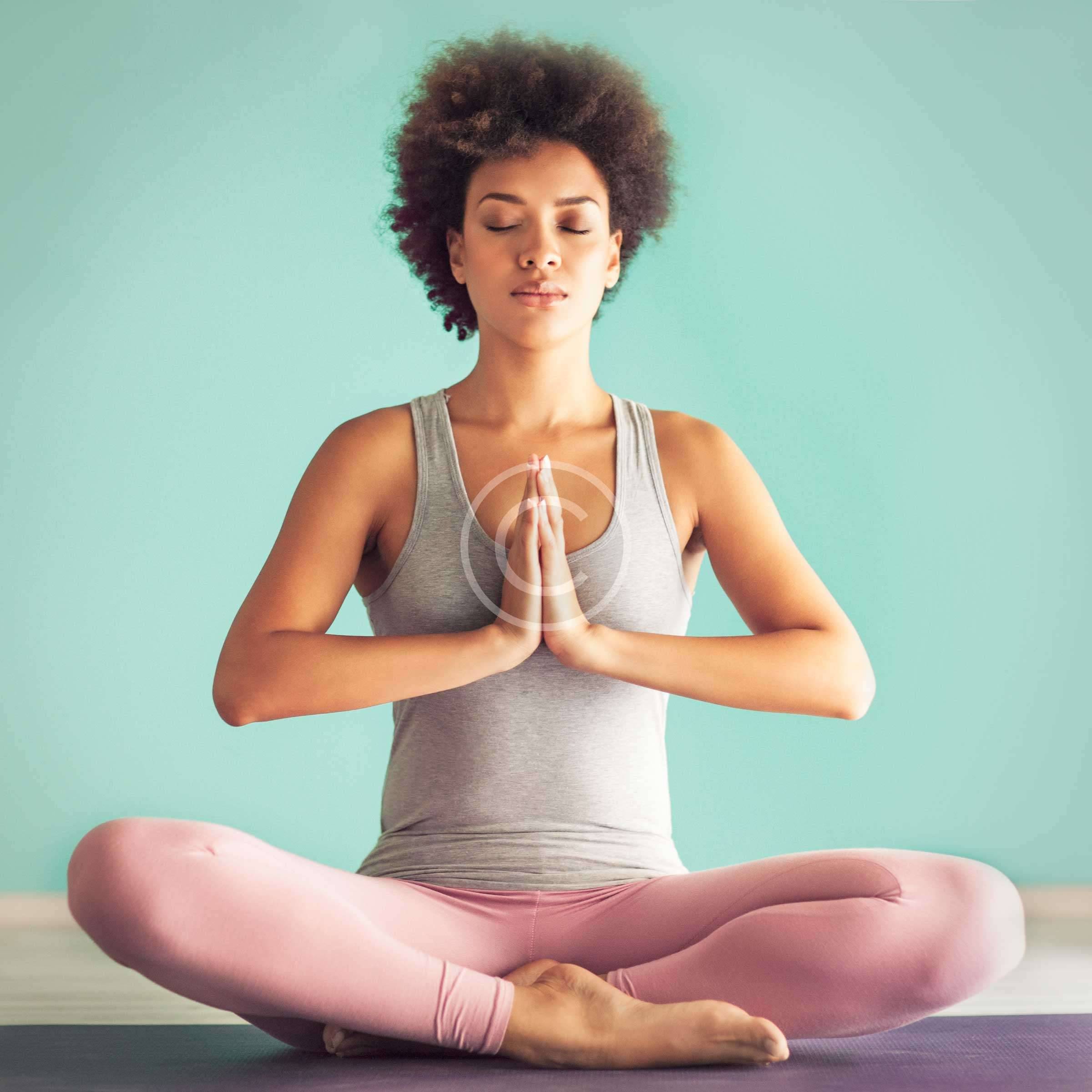 Йога для беременных в домашних условиях: 10 простых асан, которые вы легко повторите + 5 фактов о йоге для беременных