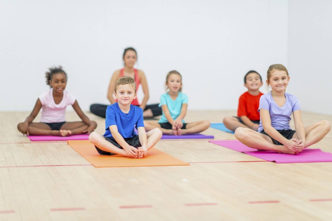 Детская йога. 6 простых и веселых асан для детей — indiastyle