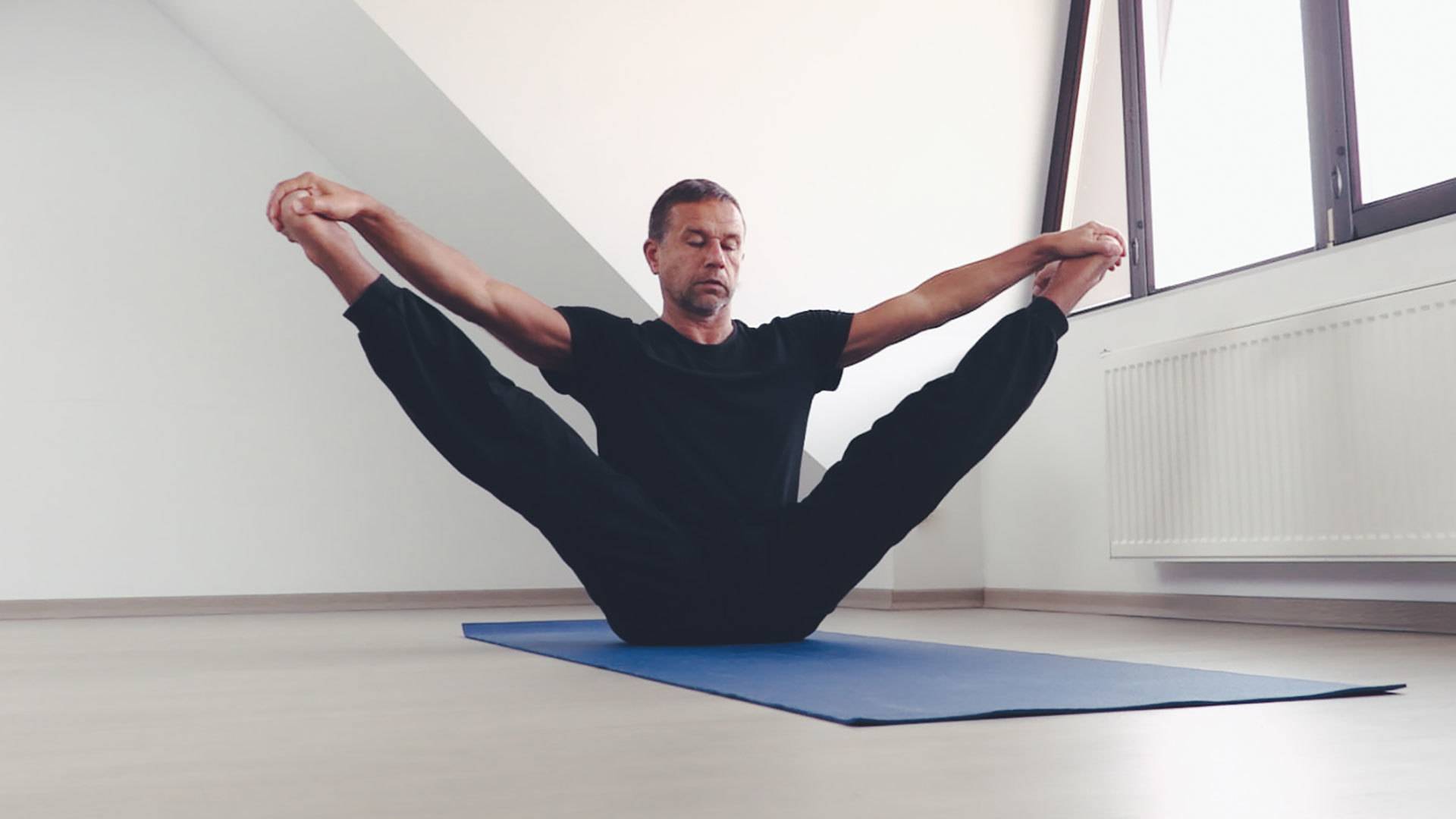 Подборка видео с уроками по йоге для начинающих в домашних условиях