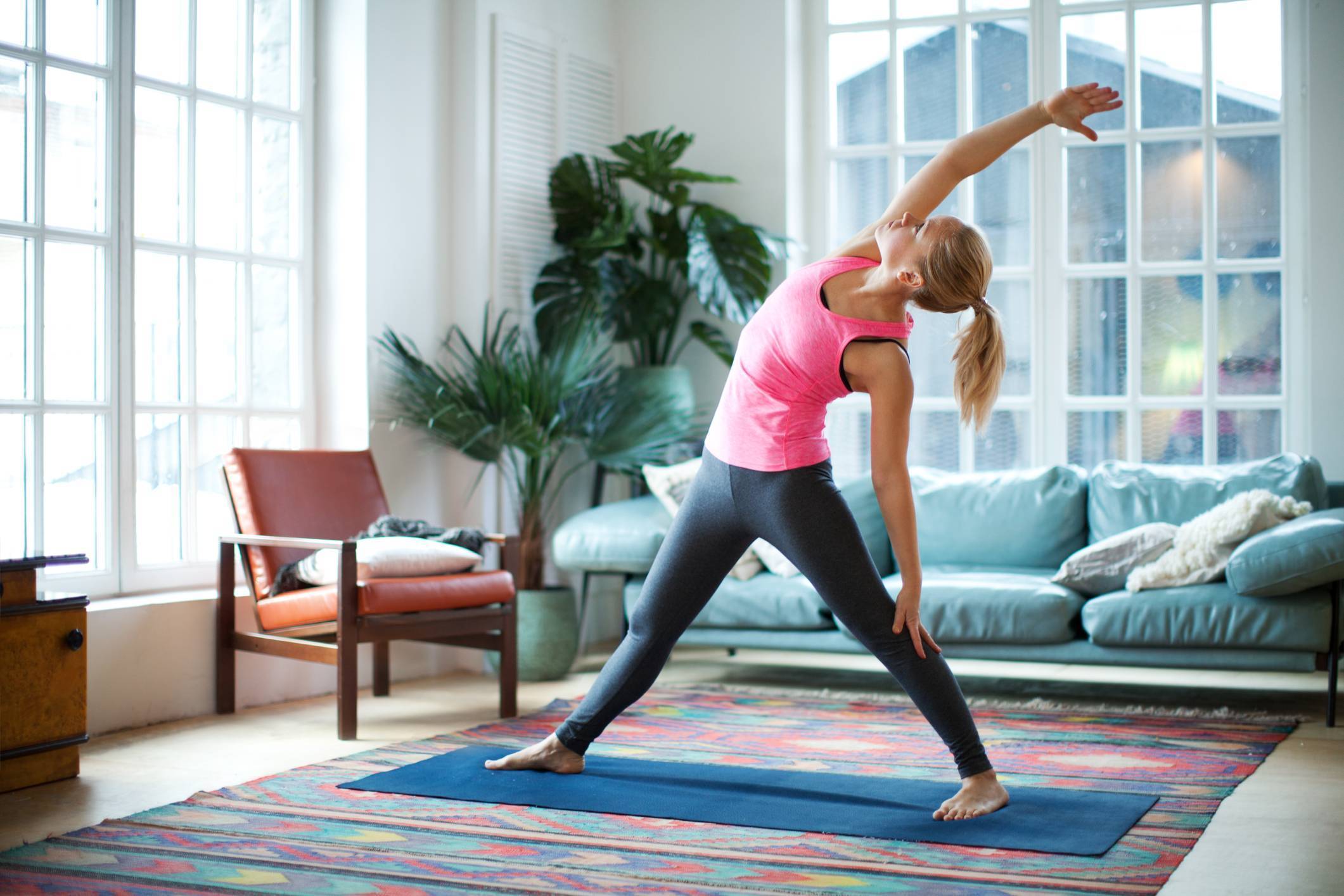 Упражнения в фитнес йоге для крепкого и здорового тела