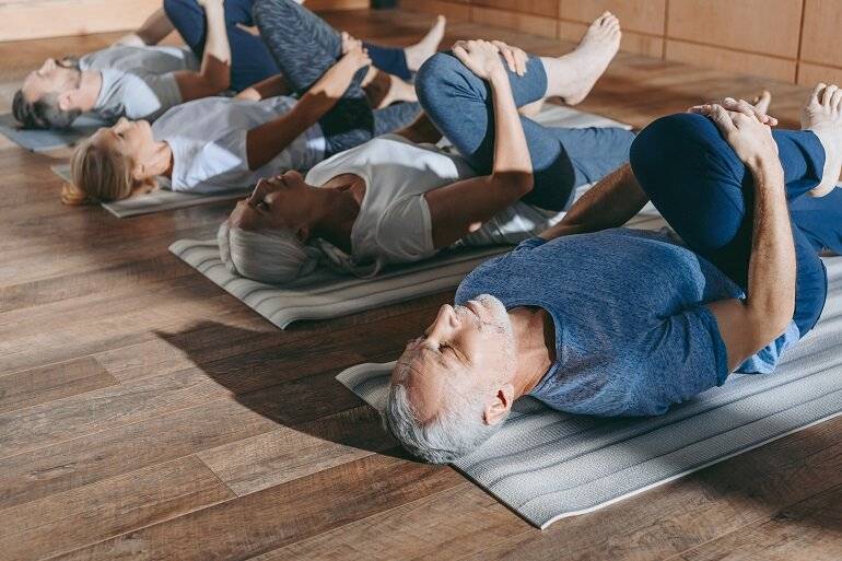 Комплексы йоги для пожилых