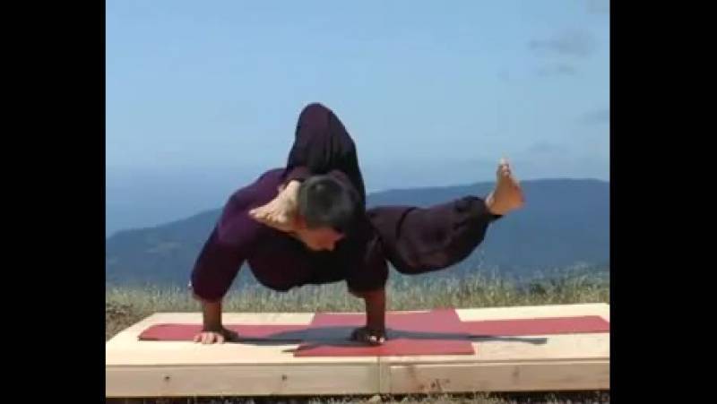 Все особенности и принципы аштанга-виньясы йоги: мощное укрепление тела и духа