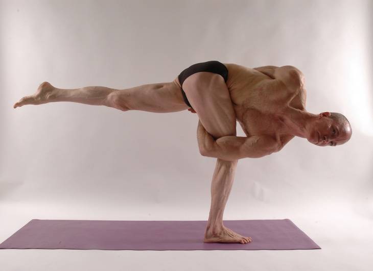 Лучшее направление для начинающих: йога айенгара для тщательного освоения асан