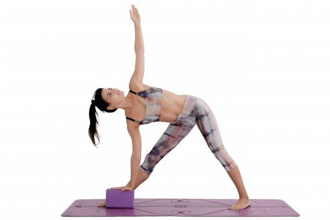 7 упражнений из йоги для упругой и подтянутой попы
