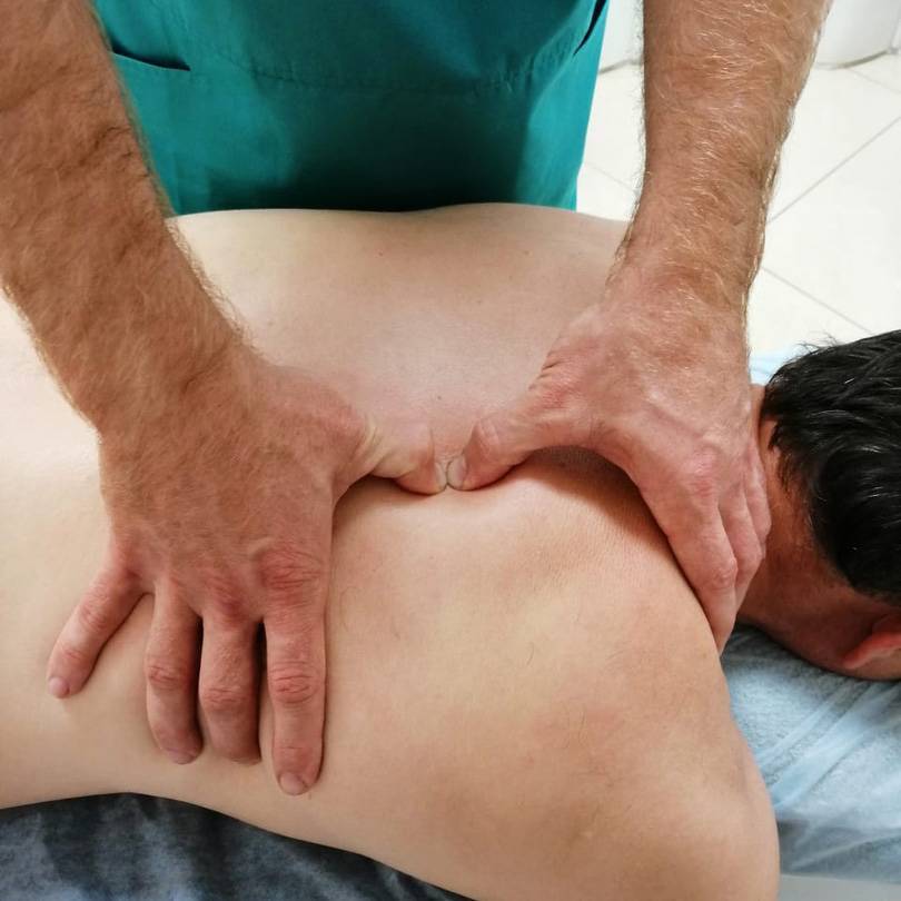 Лечебный массаж при остеохондрозе