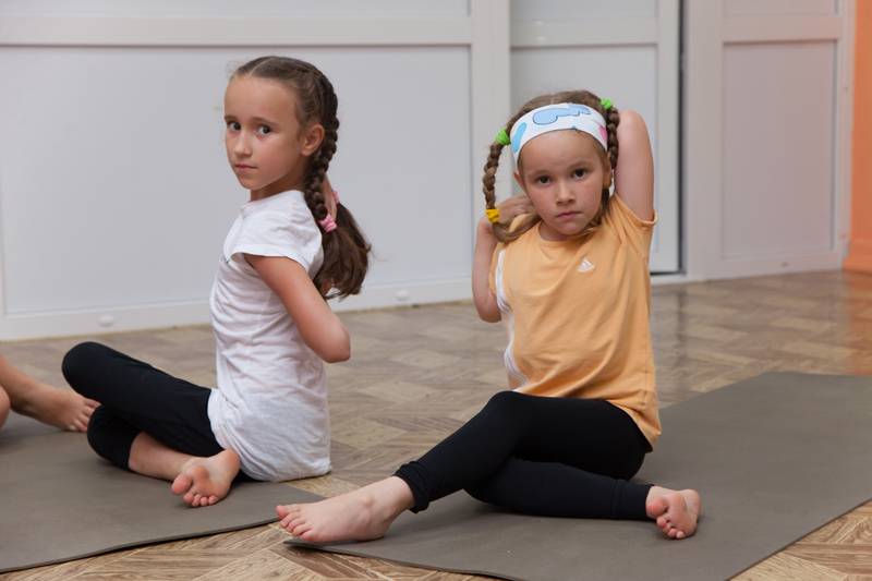 Детская йога для маленьких: асаны в картинках