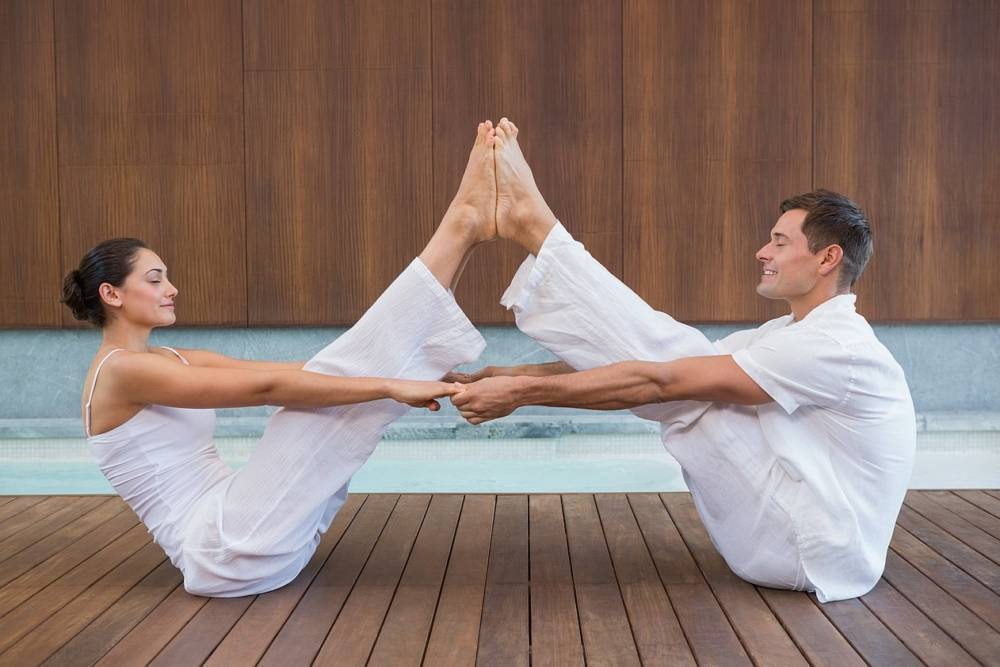 Йога для двоих: позы и упражнения для начинающих