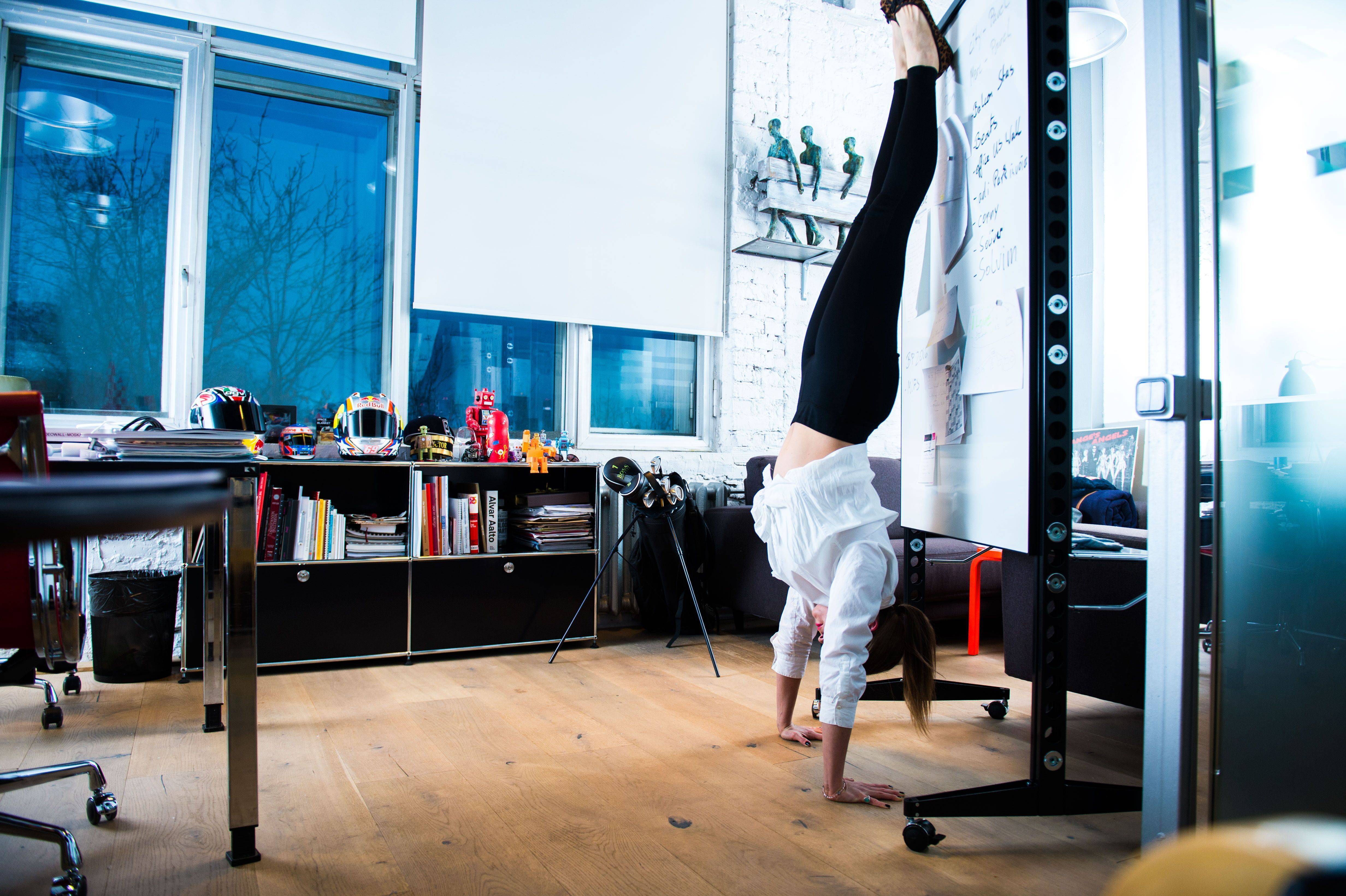 Йога для офиса: 10 эффективных упражнений