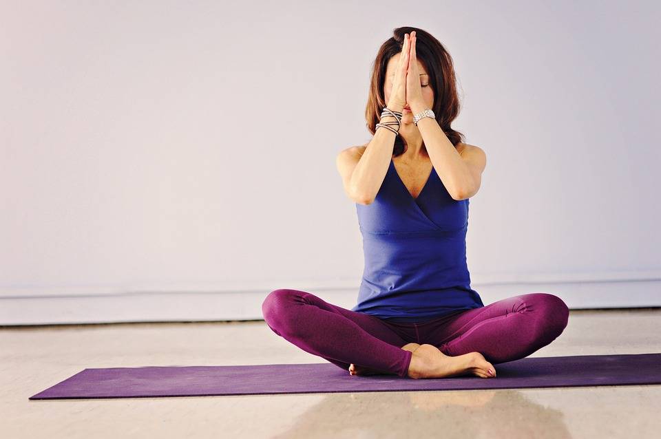 10 поз йоги для снятия стресса и при повышенной тревожности