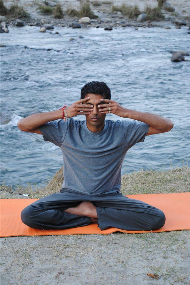 Медитация или йога от бессонницы