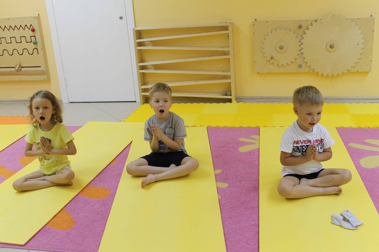 Йога. занятия и уроки йоги для детей и начинающих