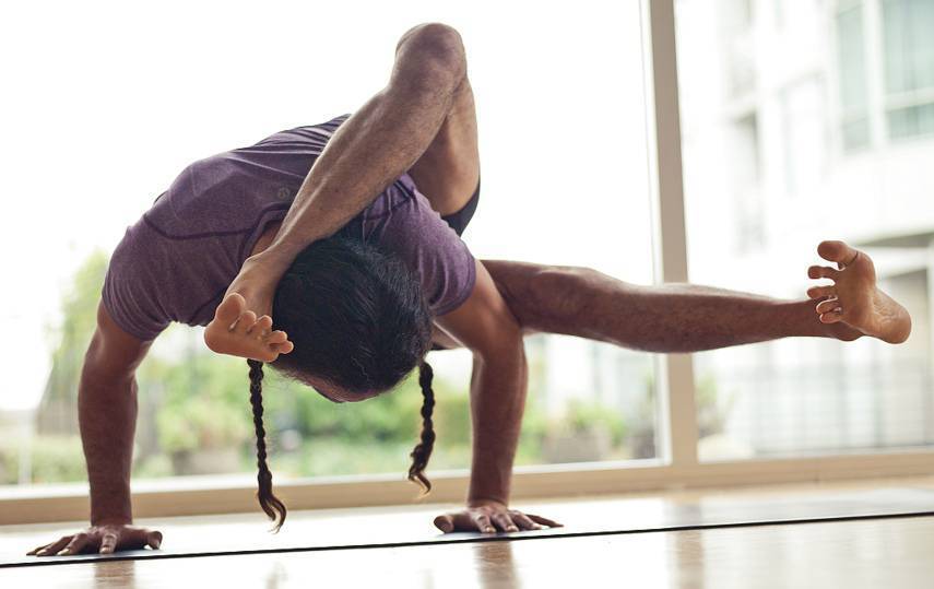 Йога для начинающих: 7 асан, которые научат владеть телом | журнал anysports