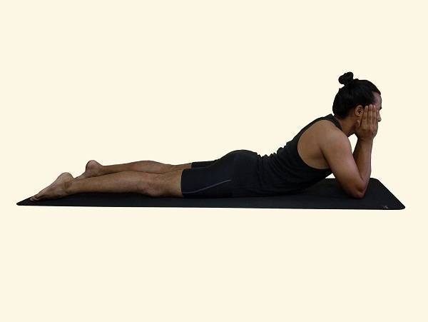 Выполнение чатуранги дандасаны в йоге: укрепление тела и духа