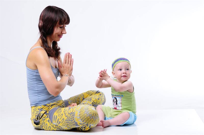 Крепкое здоровье и море пользы для ребенка: практика йоги для детей и ее особенности