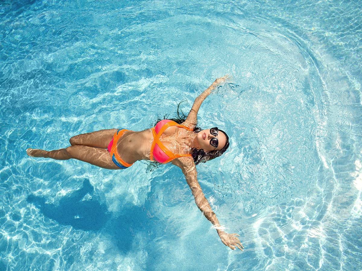 Как похудеть, плавая в бассейне?