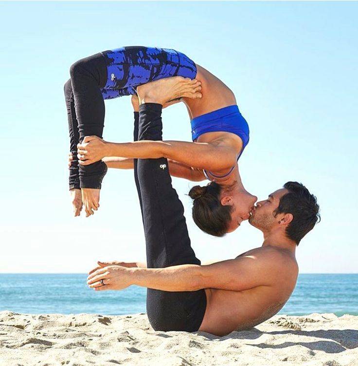 Позы йоги для двоих