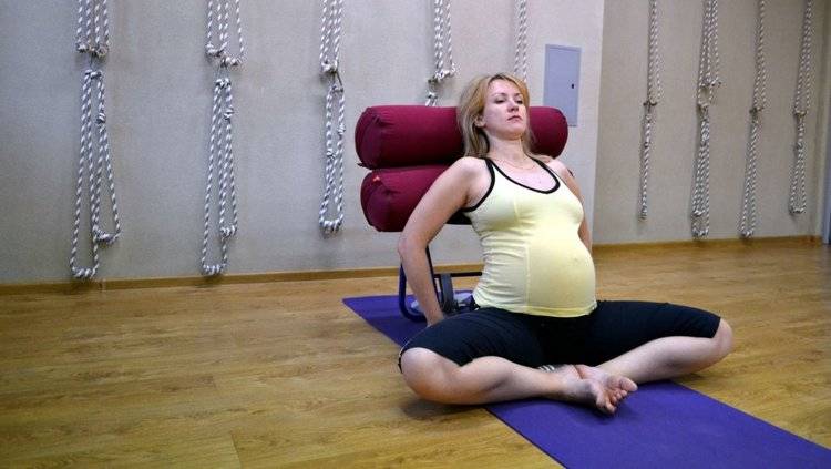 Йога для беременных: второй триместр
