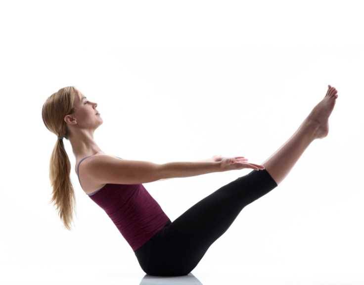 Секреты выполнения пашчимоттанасаны, техника позы наклона к ногам сидя в йоге