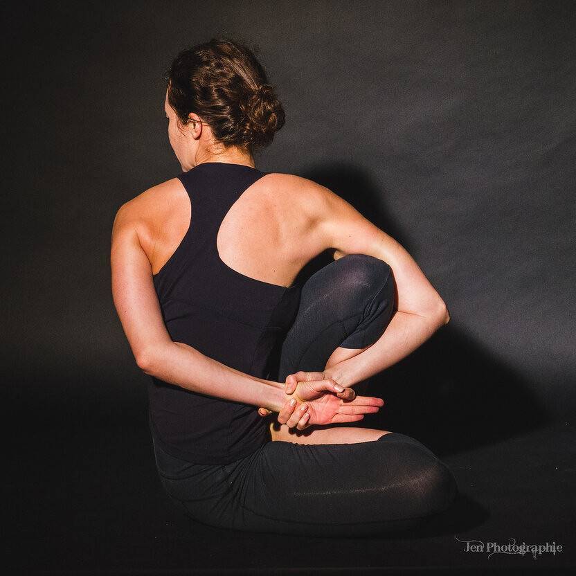 Как йога влияет на гормональный баланс? | by nadya fedyaeva | timeforlife