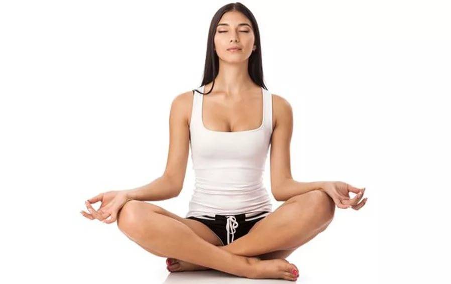 Падмасана или поза лотоса в йоге: техника выполнения, польза, противопоказания - свами даши
