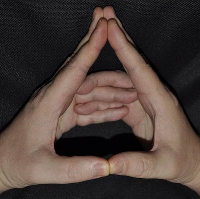 Йога для пальцев: 6 мудр, укрепляющих здоровье - om activ