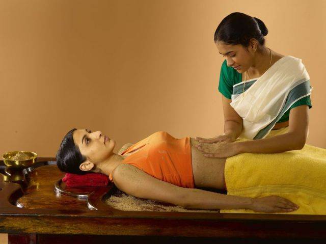 Индийский массаж лица, что это такое, виды аюрведических техник
