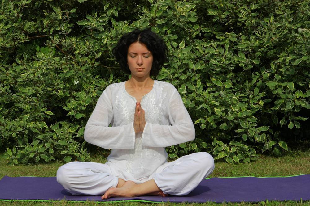 Кундалини-йога для начинающих | yogamaniya