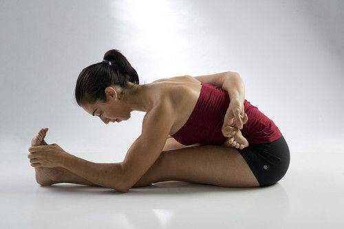Ардха баддха падмоттанасана или поза наклона в полулотосе стоя в йоге: техника выполнения, польза, противопоказания