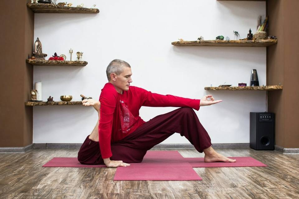 Особенности и принципы дживамукти йоги: как стать здоровым и обрести гармонию