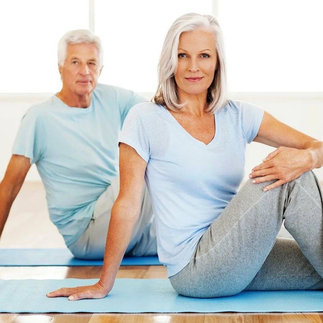 Йога для начинающих старше 40 лет: советы, позы в домашних условиях и преимущества | блог