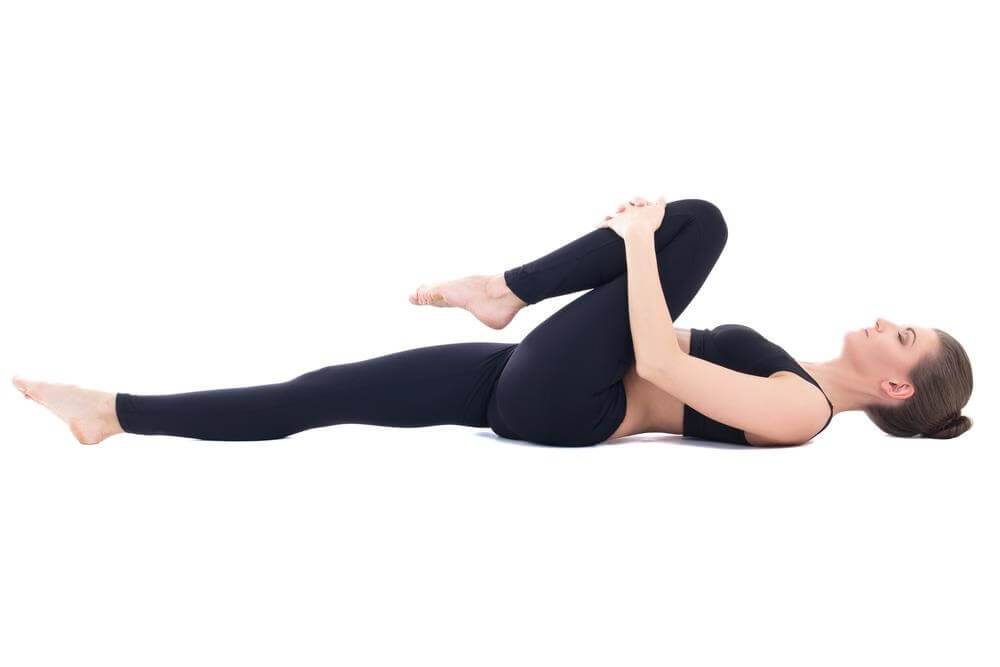 Супта падангуштхасана или захват большого пальца ноги в положении лежа в йоге: техника выполнения, польза, противопоказания
