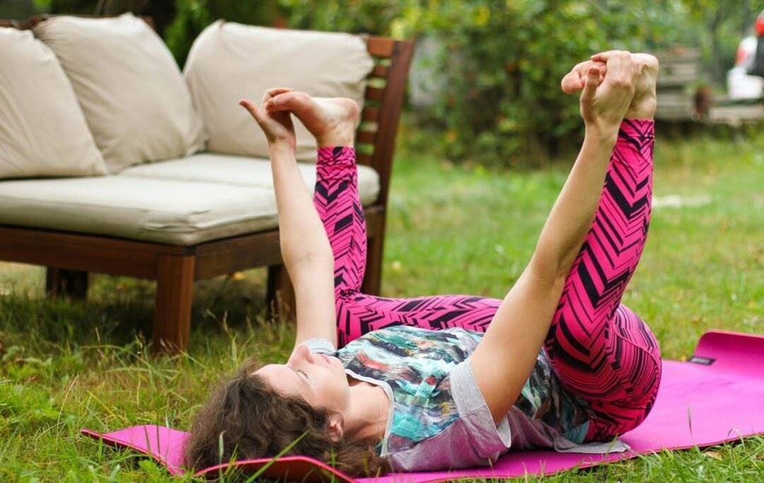 Полная релаксация и отдых: поза ребенка в йоге или баласана восстанавливает силы
