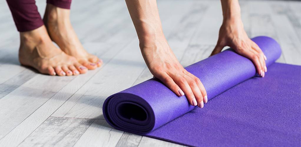 Коврик для йоги — как выбрать правильно оптимальный размер и материал для занятий (75 фото + видео)