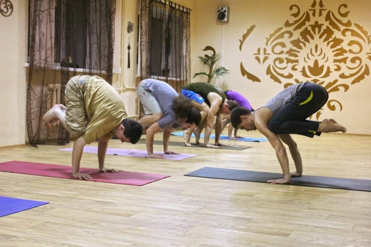 Уверенность, стрессоустойчивость и крепкое здоровье: ишвара-йога меняет жизнь к лучшему