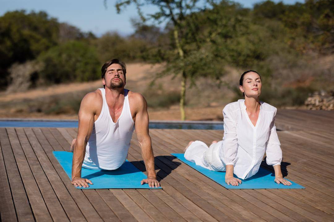 Чем полезна йога для мужчин и женщин