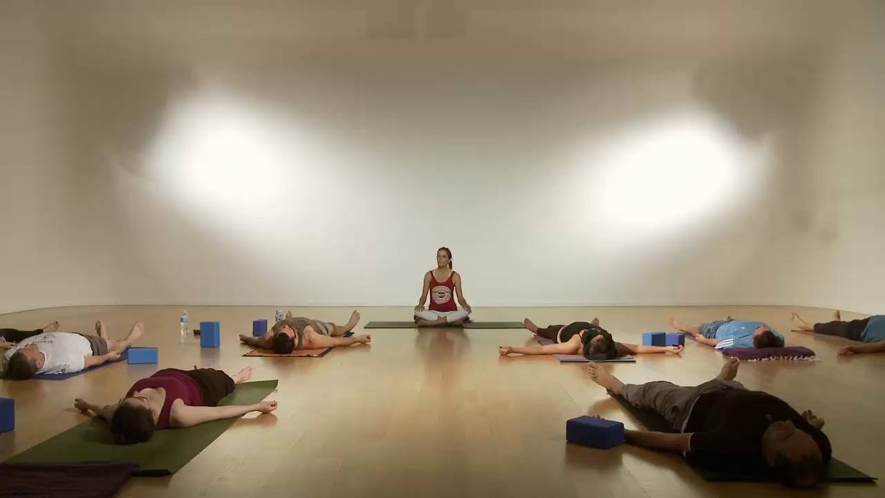 Йога108: обучающий сертификационный онлайн-курс ильи журавлева:  “классическая йога-нидра по методу свами сатьянанды сарасвати”