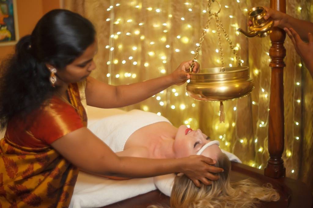 Аюрведический массаж что это: индийский массаж лица, головы, тела, обучение, отзывы и цены