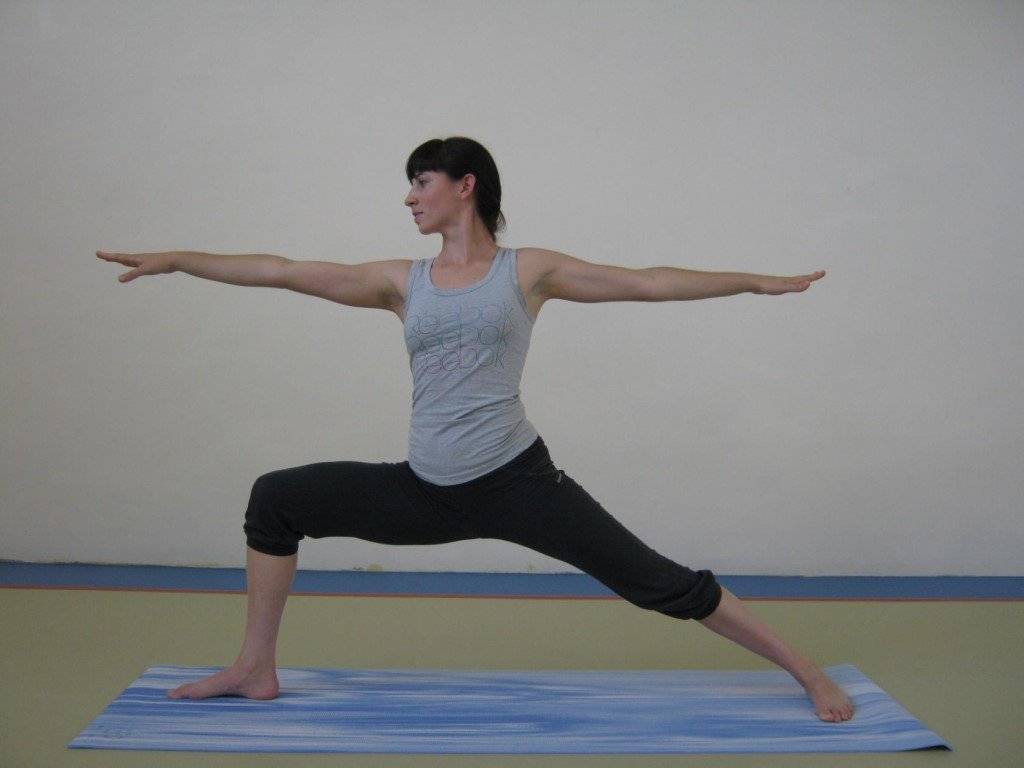Пурвоттанасана или поза перевернутой планки в йоге: техника выполнения, польза, противопоказания