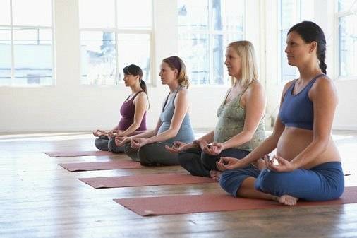 Йога после родов: упражнения и важные правила послеродового восстановления