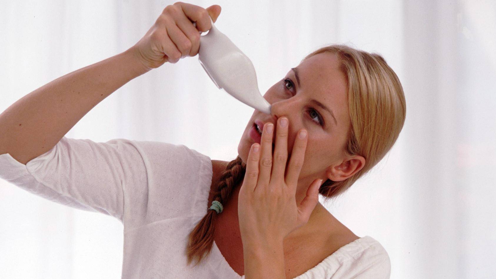 Промывание носа фурацилином