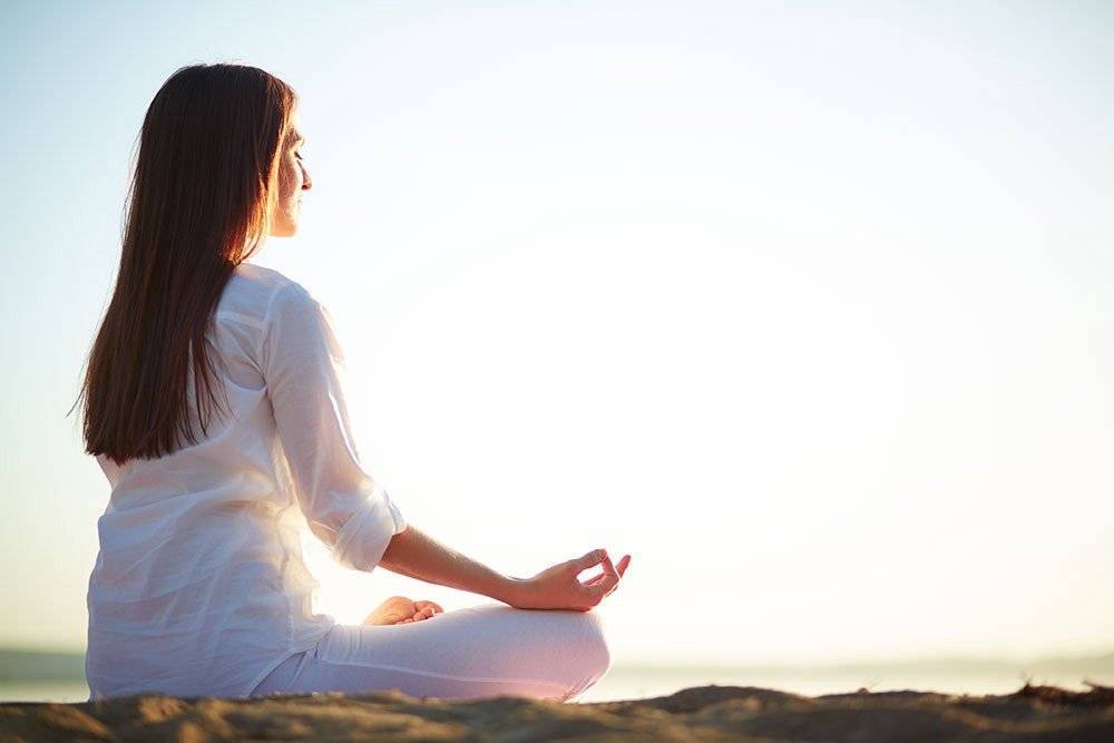 Начните день с утренних медитаций: эффективные и простые практики для женщин