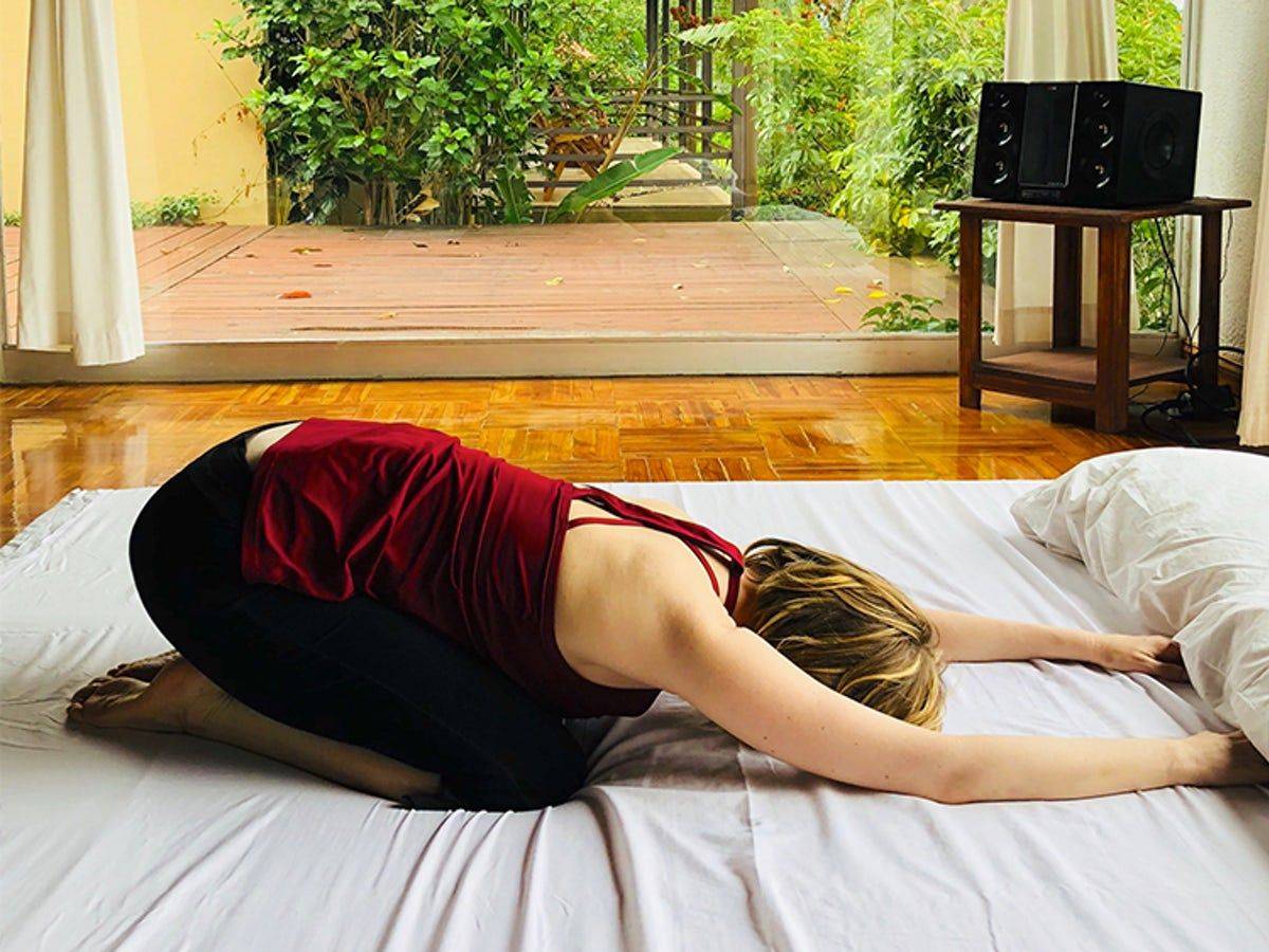 Йога перед сном: вечерний комплекс для начинающих от бессонницы