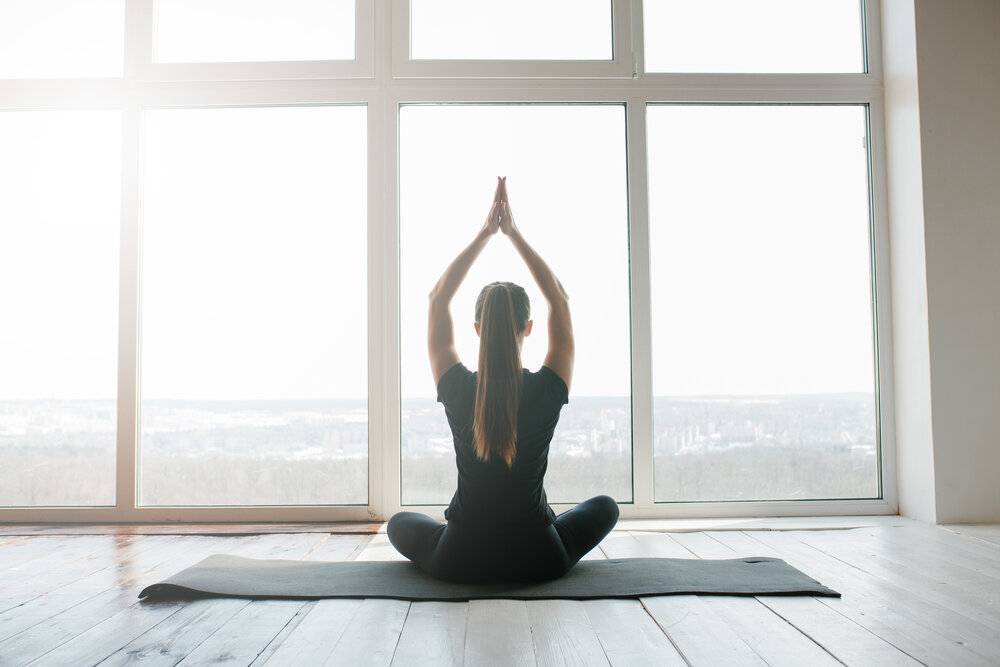 Как практиковать йогу для снятия стресса